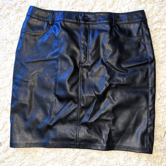 PU Leather Mini Skirt || XL Black like new - Picture 1 of 6